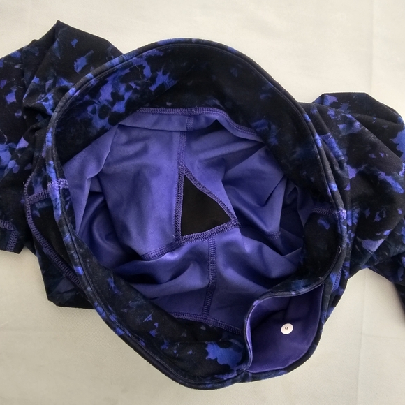 Lululemon Wunder Under Crop Leggings Blue Black Abstract Print Size 6 - Picture 9 of 14